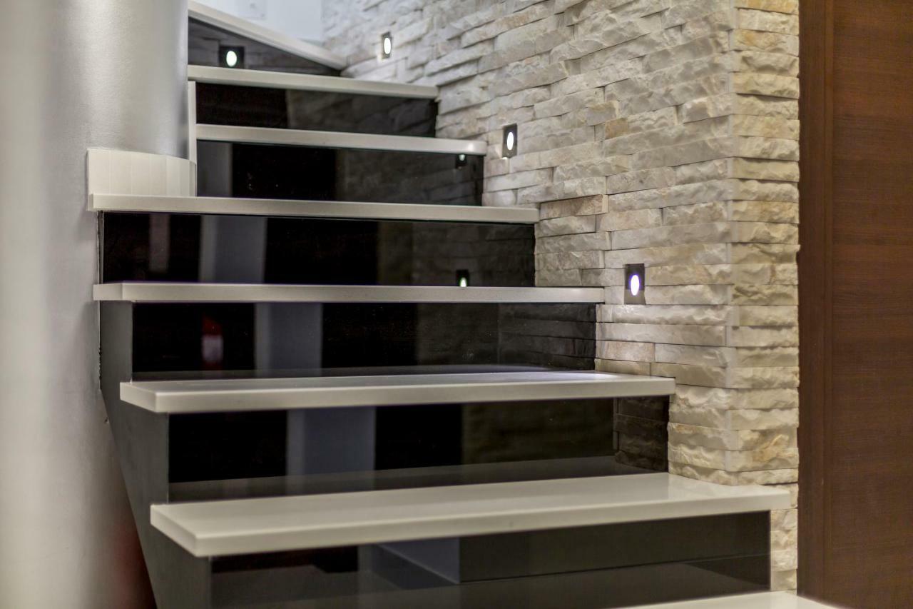 Sea Pearl Luxury Apartment โปดสตรานา ภายนอก รูปภาพ