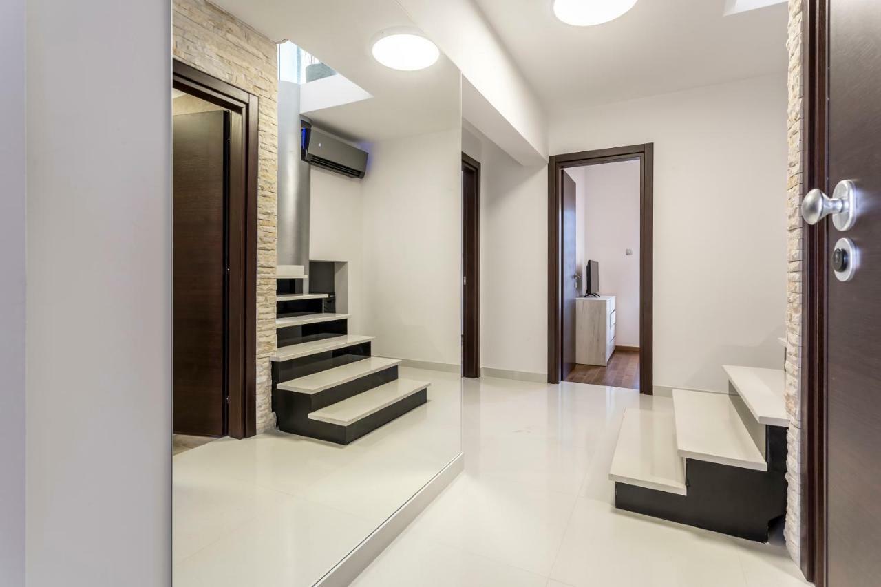 Sea Pearl Luxury Apartment โปดสตรานา ภายนอก รูปภาพ