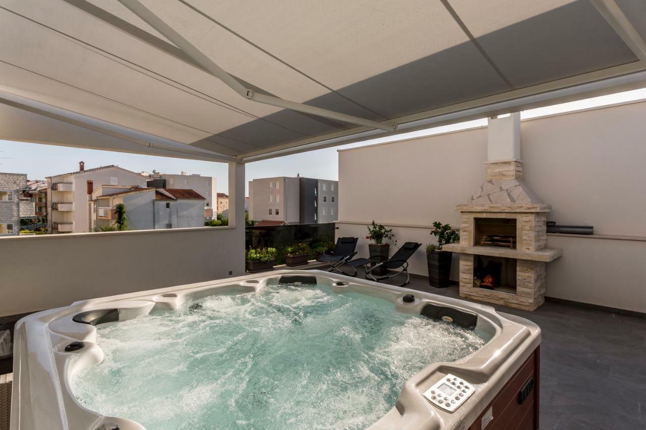 Sea Pearl Luxury Apartment โปดสตรานา ภายนอก รูปภาพ